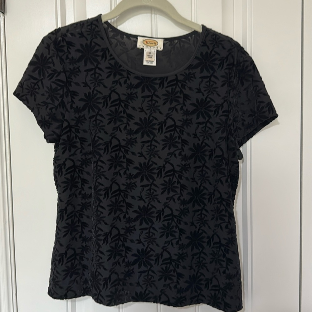 Beautiful stretchy petite small top with black on black raised pattern